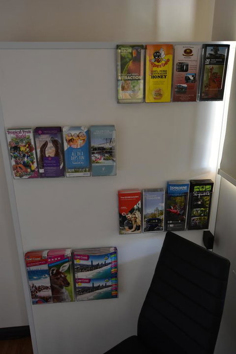 Best Western Kennedy Drive Airport Motel - Food Delivery Shop 7