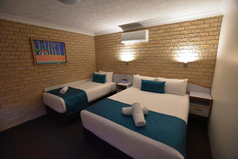 Best Western Kennedy Drive Airport Motel - Food Delivery Shop 20