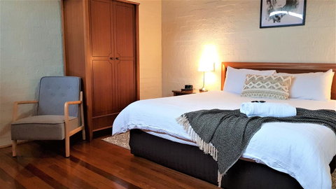 Great Escape Lofts - Food Delivery Shop 13