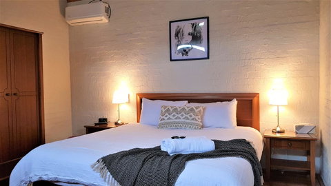 Great Escape Lofts - Food Delivery Shop 14