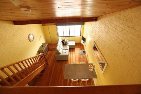 Great Escape Lofts - Food Delivery Shop 21