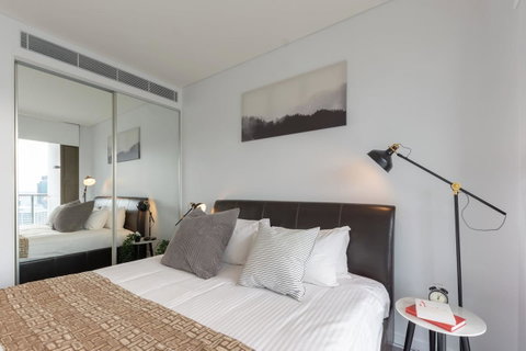 High Rise Apt In Heart Of Sydney Wt Harbour View - Food Delivery Shop 17