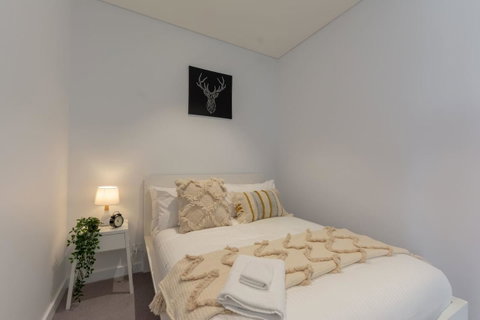 High Rise Apt In Heart Of Sydney Wt Harbour View - Food Delivery Shop 21