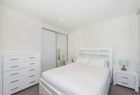 Lakefront 116 Kingston ACT - Food Delivery Shop 6