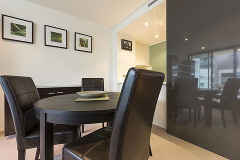 Lakefront 116 Kingston ACT - Food Delivery Shop 13