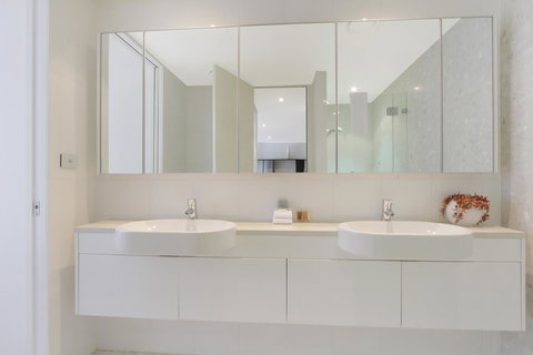 Lakefront 116 Kingston ACT - Food Delivery Shop 19