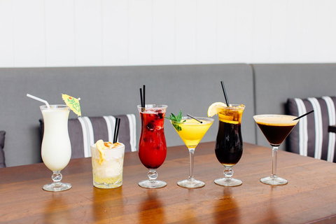 Coniston Hotel Wollongong - Food Delivery Shop 12