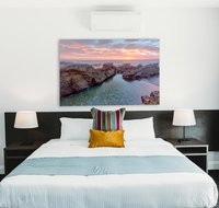 Coniston Hotel Wollongong - Food Delivery Shop