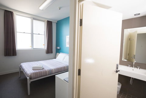 YHA Sydney Harbour - Pet Food Australia 5