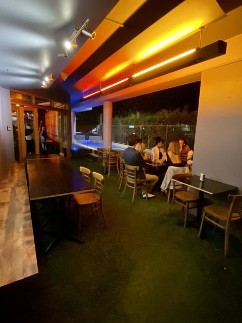 Byron Quarter Apartments - Food Delivery Shop 18