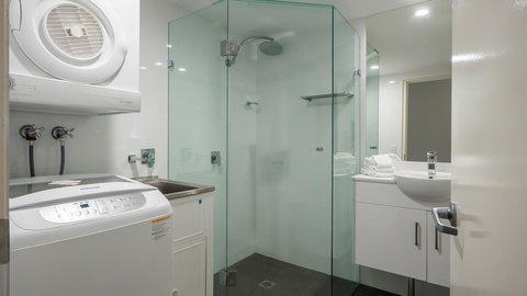 Byron Quarter Apartments - Food Delivery Shop 31