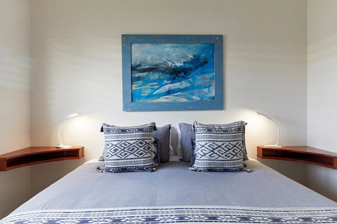 Byron Quarter Apartments - Food Delivery Shop 6