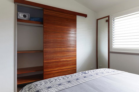 Byron Quarter Apartments - Food Delivery Shop 14