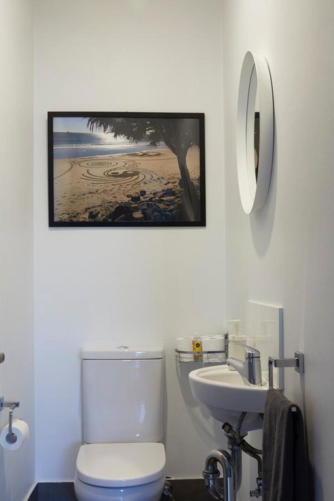 Byron Quarter Apartments - Food Delivery Shop 12