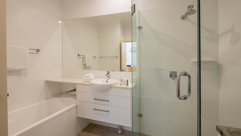 Byron Quarter Apartments - Food Delivery Shop 36