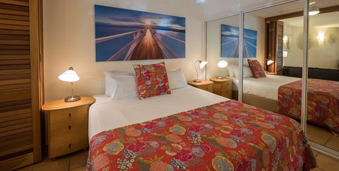 Byron Quarter Apartments - Food Delivery Shop 44