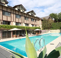 Grand Mercure The Hills Lodge - Food Delivery Shop