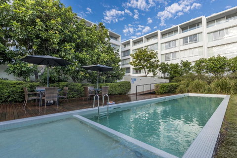 Oaks Nelson Bay Lure Suites - Food Delivery Shop 10