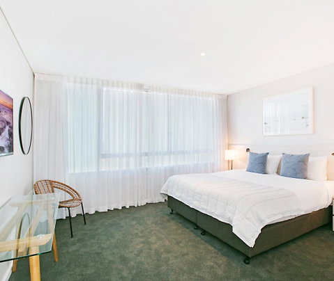 Oaks Nelson Bay Lure Suites - Food Delivery Shop 2