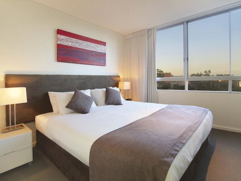 Oaks Nelson Bay Lure Suites - Food Delivery Shop 13