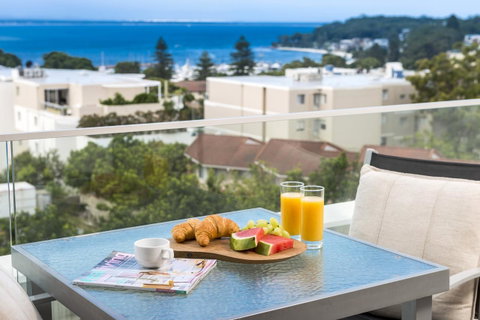 Oaks Nelson Bay Lure Suites - Food Delivery Shop 6