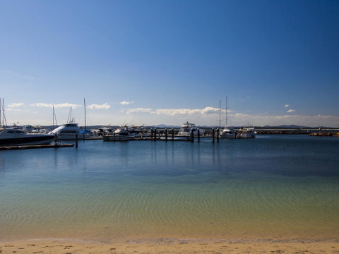 Oaks Nelson Bay Lure Suites - Food Delivery Shop 3