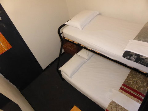 Maze Backpackers - Sydney - Pet Food Australia 26