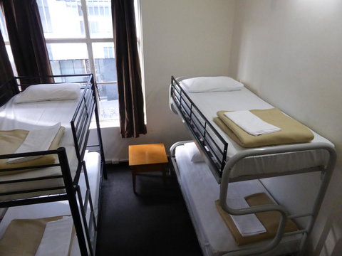 Maze Backpackers - Sydney - Pet Food Australia 31