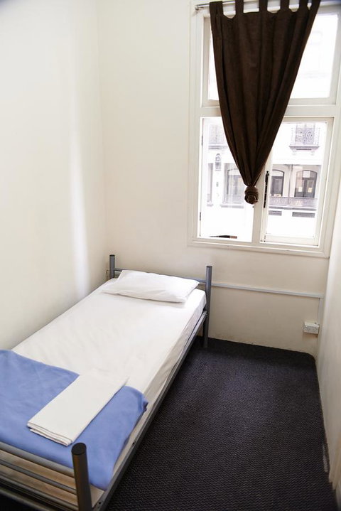 Maze Backpackers - Sydney - Pet Food Australia 40