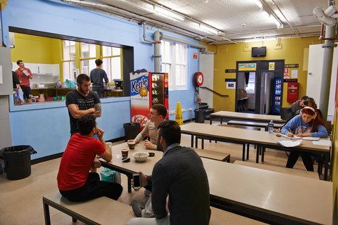 Maze Backpackers - Sydney - Pet Food Australia 15