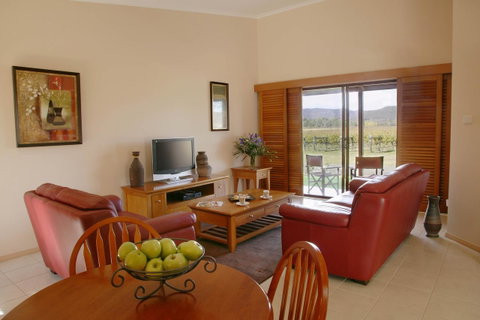 Nightingale Villas - Food Delivery Shop 8