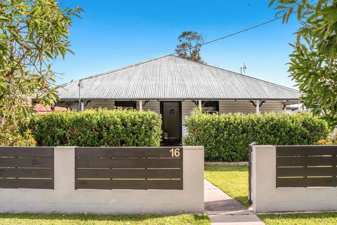 Club Byron Accommodation - Food Delivery Shop 9