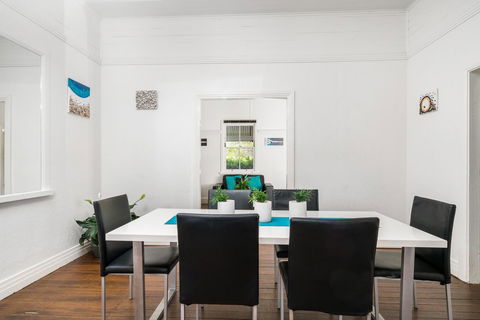 Club Byron Accommodation - Food Delivery Shop 18