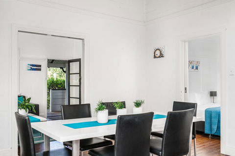 Club Byron Accommodation - Food Delivery Shop 17