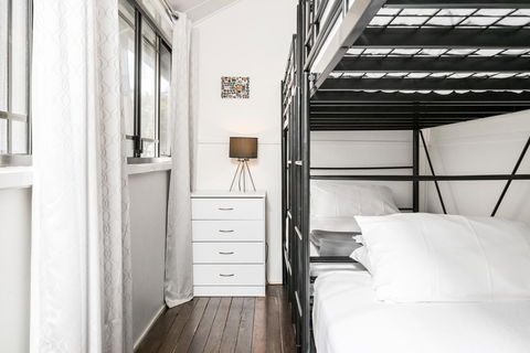 Club Byron Accommodation - Food Delivery Shop 12