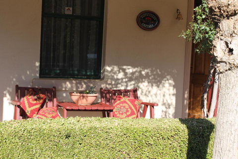 Boot Makers Cottage - Food Delivery Shop 2