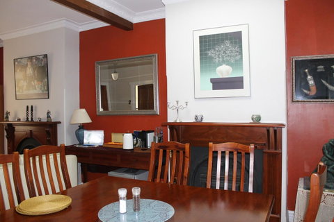 Boot Makers Cottage - Food Delivery Shop 3
