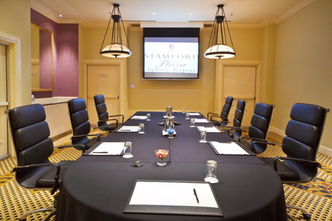 Stamford Plaza Sydney Airport Hotel & Conference Centre - Food Delivery Shop 26