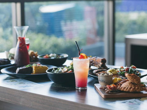 Stamford Plaza Sydney Airport Hotel & Conference Centre - Food Delivery Shop 33