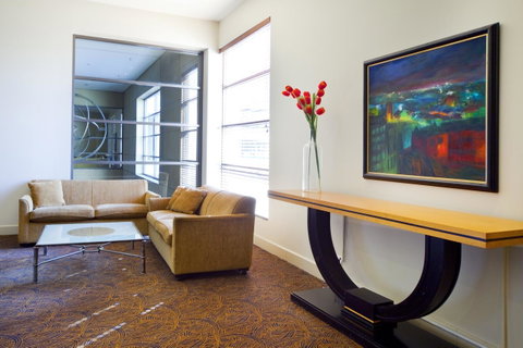 Stamford Plaza Sydney Airport Hotel & Conference Centre - Food Delivery Shop 28