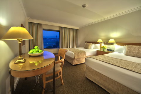 Stamford Plaza Sydney Airport Hotel & Conference Centre - Food Delivery Shop 12