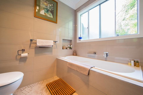 Armidale Cottage - House 2 - Food Delivery Shop 28