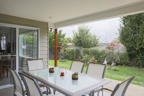 Armidale Cottage - House 2 - Food Delivery Shop 4
