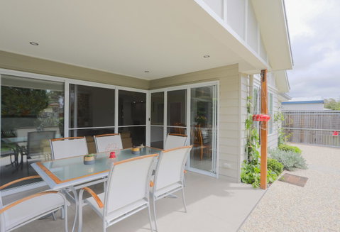 Armidale Cottage - House 2 - Food Delivery Shop 5