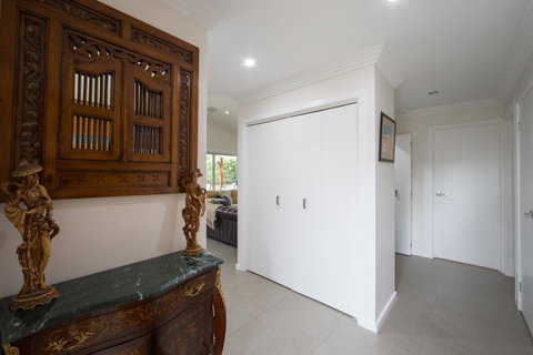 Armidale Cottage - House 2 - Food Delivery Shop 10