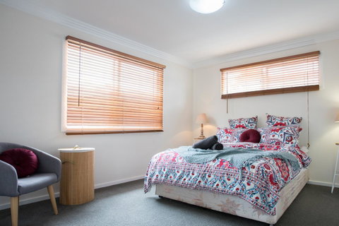 Armidale Cottage - House 2 - Food Delivery Shop 31