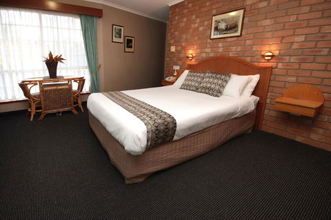 Sapphire Waters Motor Inn - Food Delivery Shop 16