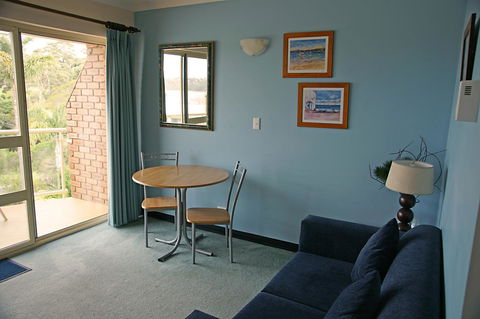 Sapphire Waters Motor Inn - Food Delivery Shop 41