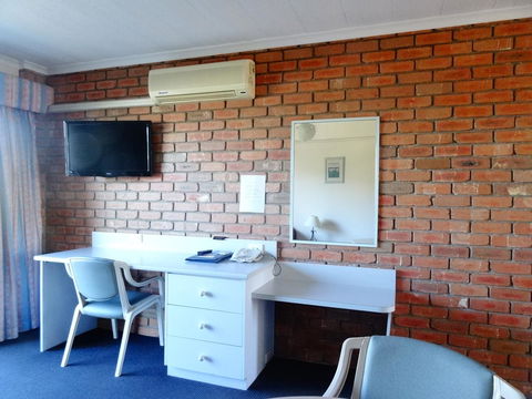 Sapphire Waters Motor Inn - Food Delivery Shop 26