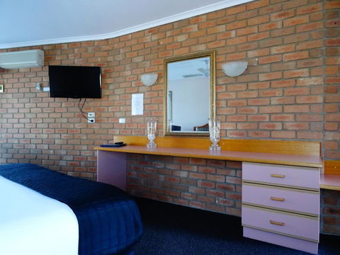 Sapphire Waters Motor Inn - Food Delivery Shop 10